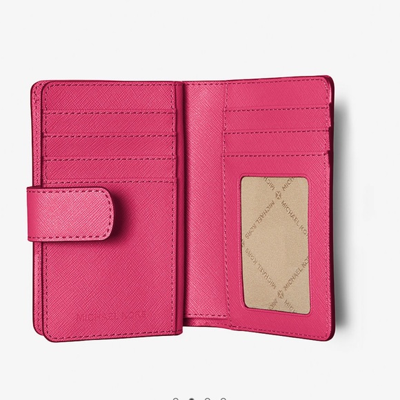 MICHAEL KORS
Medium Crossgrain Leather Wallet
Electric Pink
NWT - Picture 2 of 16